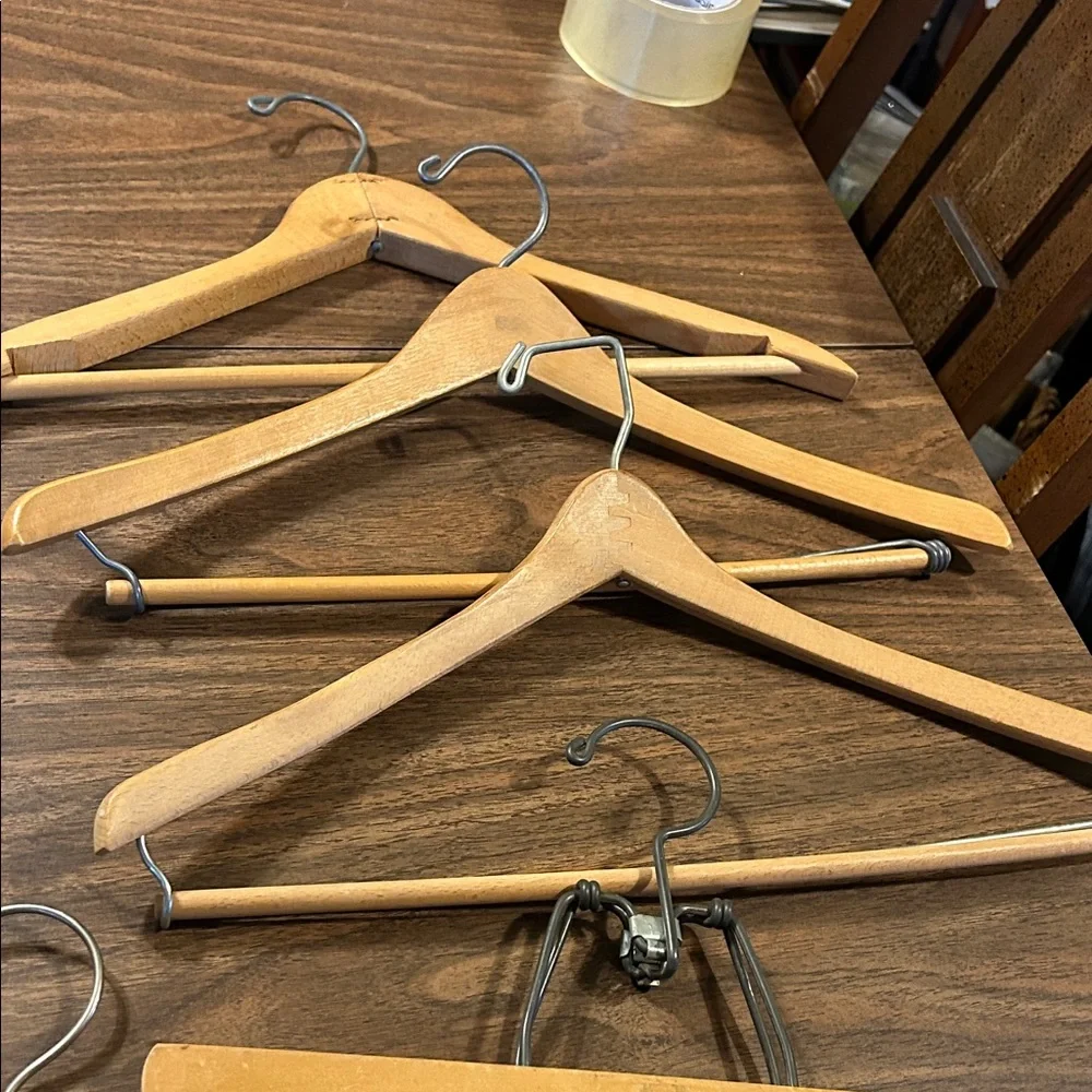 Wooden Clothes Hangers Set